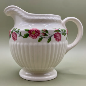 Wedgwood Rosalind melkkannetje 1334-1