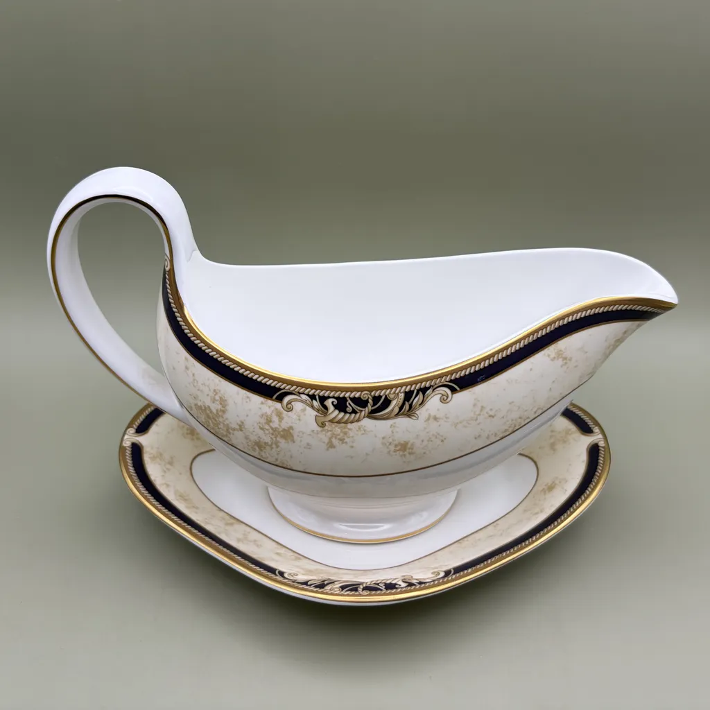 Wedgwood Cornucopia Sauskom met Schotel 2 Wedgwood Cornucopia Sauskom met Schotel - Afbeelding 2