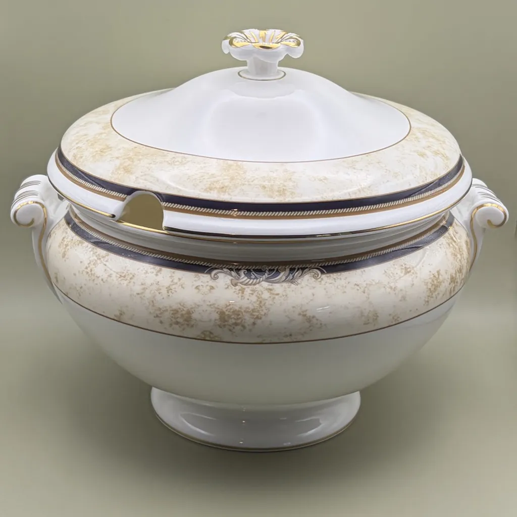 Wedgwood Cornucopia soepterrine 3 liter 1 Wedgwood Cornucopia soepterrine 3 liter